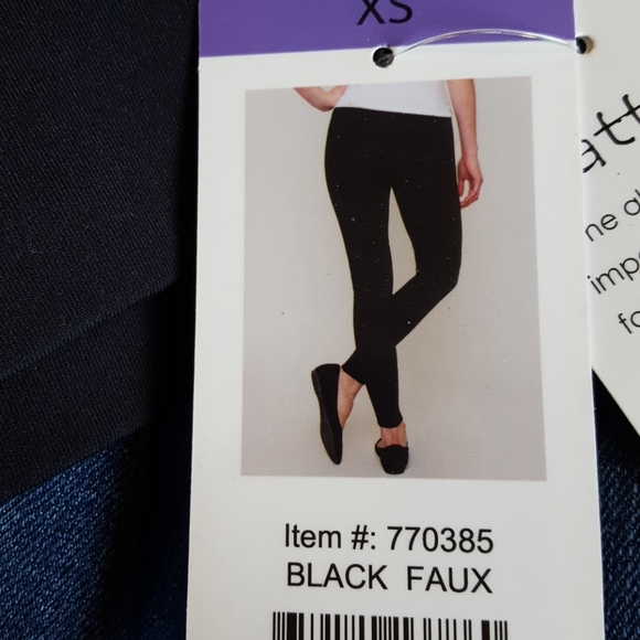 Pleather Front Leggings - Picture 4 of 4